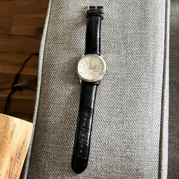 Watch - Picture 2 of 6